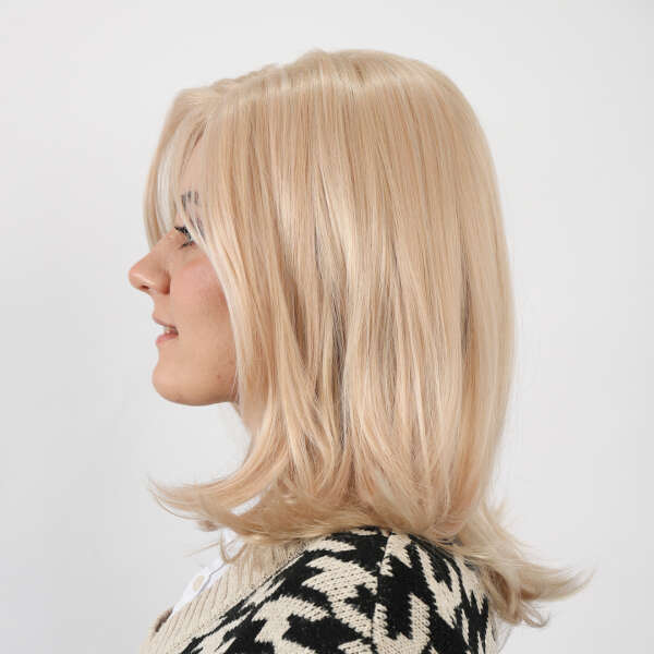 Eleanore - Voluminous layered platinum blonde wig